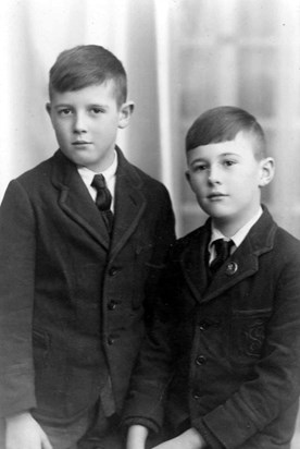 1938 circa St Aubyns  prep school Woodford John and Michael Glover