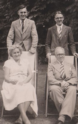 1951 circa Leonard, Gladys, John and Michael Glover