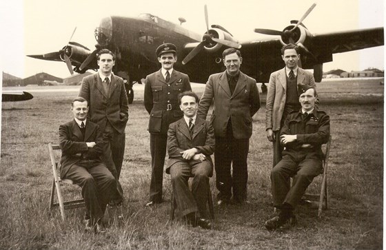 Met Research Flight, Farnborough 1948 - Peter is standing top left