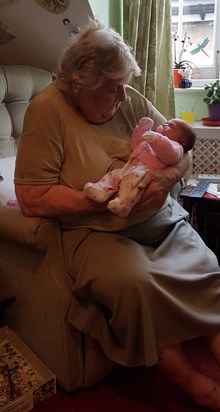 First time my baby girl Talia had cuddles with great grandma not even 12hours old ?? bursting with pride xxxxx