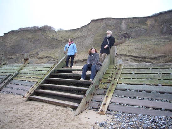 A winters walk along the North Norfolk coast - Rick, Donna, Linda and Dick ( January 2011). 