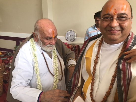 Pujyashree Bhai with Pujya RamBapa