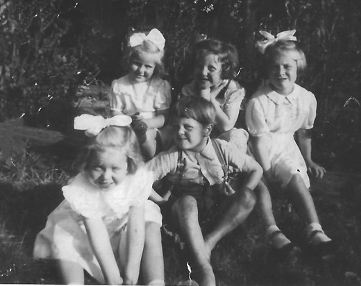 Alun with his sister Ann & cousins (Pam, Sue & Diane)