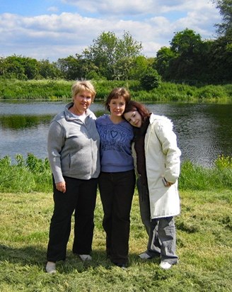 2006,  Val with Julie and Rachel by the River Great Ouse at the Pike and Eel in Needingworth