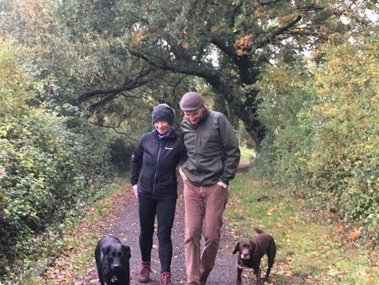 Lovely Sunday morning walk with Suzanne, Colin, Molly & Bea.