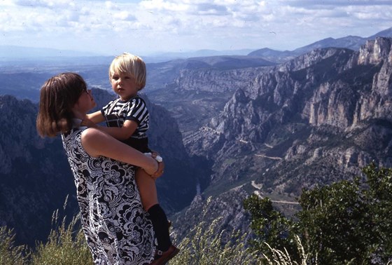 21.6.73 Gorge de Verdon - Betty with Matthew (expecting Peter born 2 months later)
