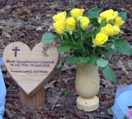 Mums memorial plaque & flowers