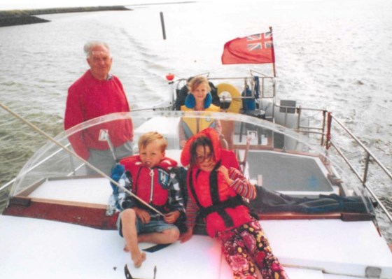 A family day out on the River Alde  2004
