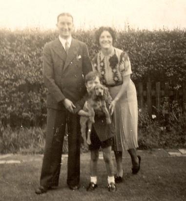 Frank, Barrie, Ivy and Waggles, 1938