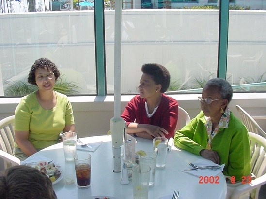 Robin, Tamara and Ma - Brunch, August 2004
