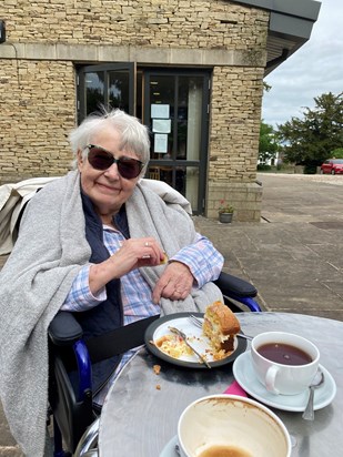 My last coffee, cake and lovely chat with my wonderful mum ❤️