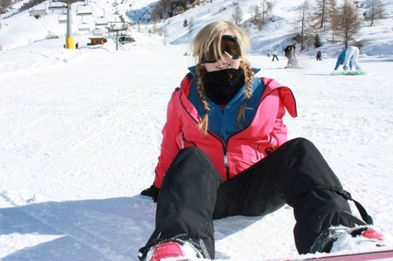 Helen snowboarding in Italy