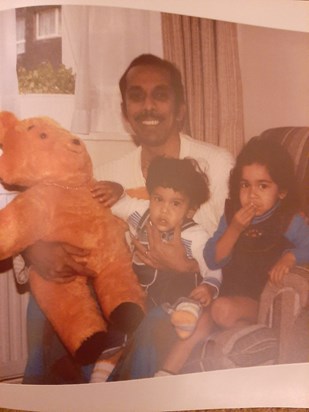 Reeya & Rohit as kids with their daddy