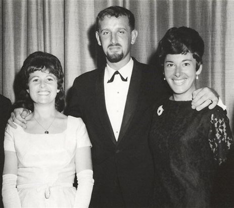 1968 HongKong, Carol, Dave and Janet