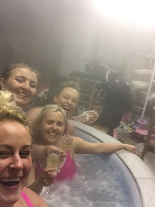 Hot tub drinks at gills .great laugh ?? xx