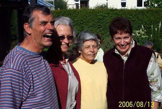Family Reunion Great Massingham Aug2006.  Michael, Jenny, Aunty Zan and Dot