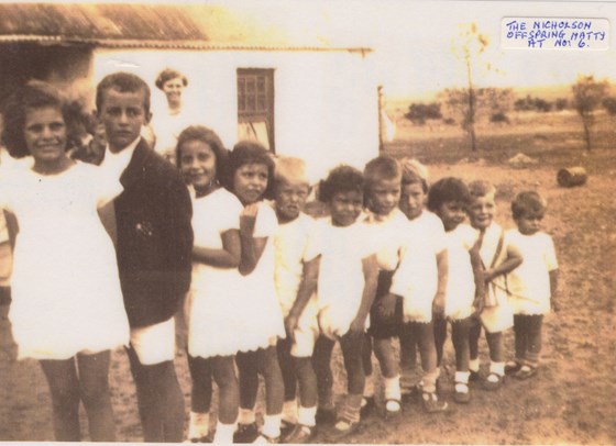 Nicholson children at Matibaskraal - Suzanne 4th from left. 