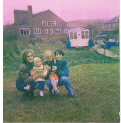 Nana, Gary, Claire & Paula at Beard Cres