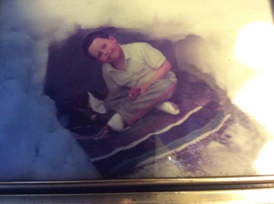 David in a snow hole at Tante Tordis'