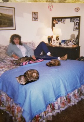 Linda with her cats upstate NY, USA sometime in the early 1990's