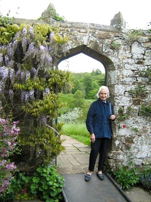 Peggy (while on a day-trip with Anne) in the garden at Chartwell 2009