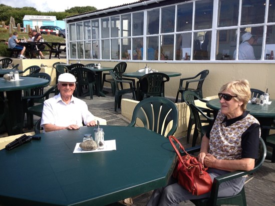 IMG 0032 Waiting on breakfast at the Lizard 2013