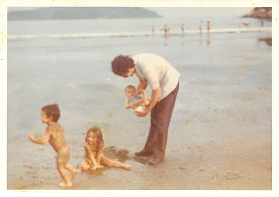 Romildo e 3 filhos - Sandra, Alexandre e Carolina - 1971