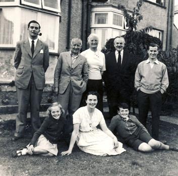 Family Group, Pentyla 1956