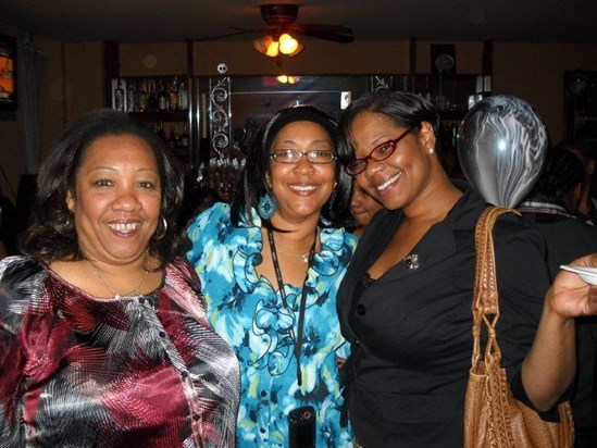 Karla with her sister, Pam and daughter Faatimah