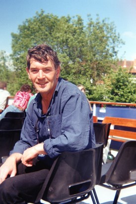 1993 River Thames me