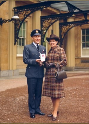 1976 - Buckingham Palace