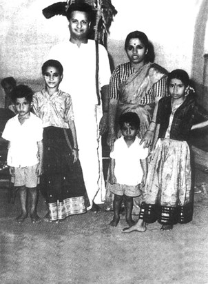 SeshendraSharma with Janaki wife and children:1962