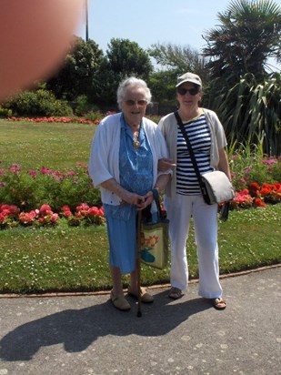 Yvonne & Maggie on putting green Bognor seafront