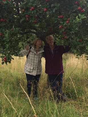Ell and Ruth under the apple tree - Snowshill Manor - August 2017