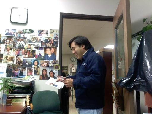 Mr Jeff opening his Bday card from Josie, Julio, Obdulia & Norma (ELAC)