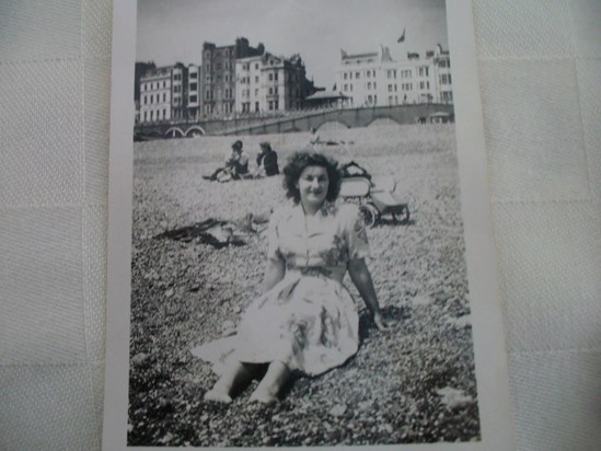 Seaside outing pre-1950, with sister Peg, cousin Nancy, Sister-in Law Dorothy Harvey - 