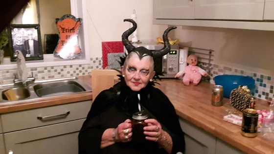 halloween 2016, mum is still the hostess with the mostess ??