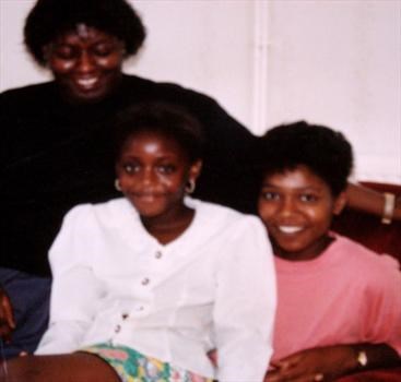 Maureen [sister], Vanessa [niece] and Rose [sister]: you kept us all smiling. xx