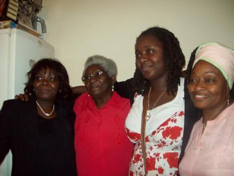 Olive, Mum, Vanessa and Connie