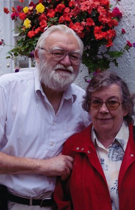 David and Brenda whilst on their 60th Wedding anniversary  in Lyme Regis with their whole family 