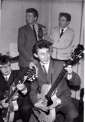 Ces early 1961 with his beloved Hofner bass