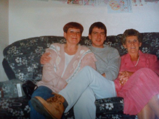 margaret with her husband garry and mum shirley