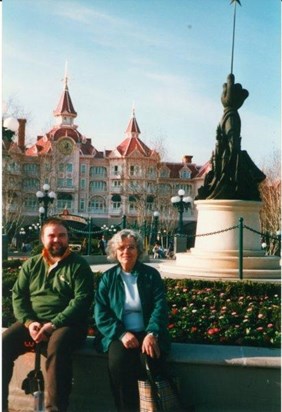 EuroDisney March 2002 with Sam