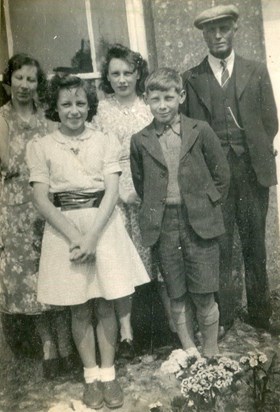 The Ovell family, nan, Chris, mum, Bob and Grandad 