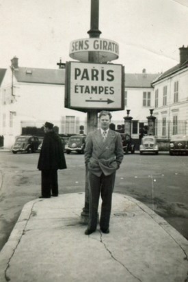Dad1950 Paris1a