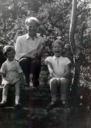 Dad with Philip and Jane  Westleigh Ave   Coulsdon 1961