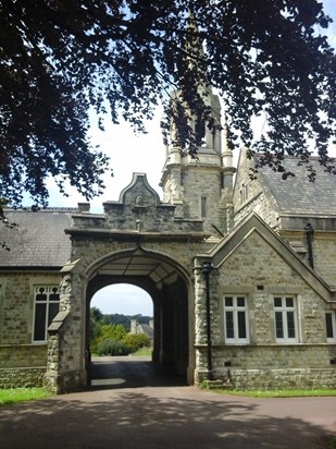 Chapel from Binas grave