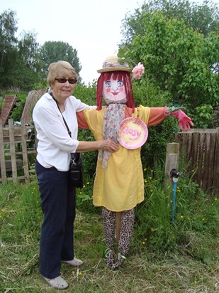 Mary and Rosy, a prizewinning scarecrow - 2016