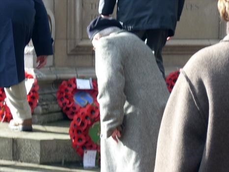 Laying the Green Howards Association wreath, November 11th 2006/2007, Beverley cenotaph