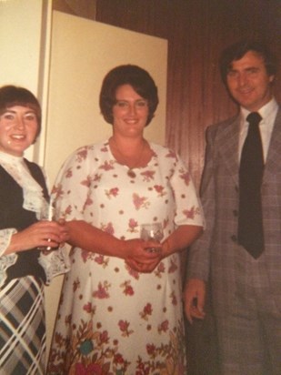 Rocking the checked suit and kipper tie with Mum and Carol